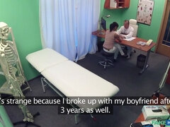 Amateur, Cul, Gros seins, En levrette, Doigter, Léchez, Infirmière, Voyeur