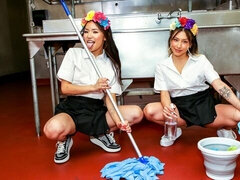 18 летние, Большая жопа, Большой член, Собачьи, Две девушки, Натуральные сиськи, Молоденькие, Сиськи