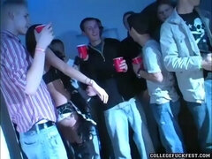 素人, フェラチオ, 茶髪の, 大学生, イく瞬間, パーティ, フェラする, オッパイの