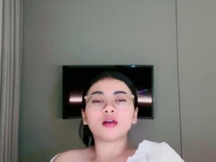 Kakak Tiri Sedang Masturbasi Di Kamar