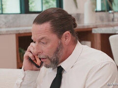 Iso perse, Blondi, Ruskeahiuksinen, Rintava, Rankka, Äiti, Hirviö, Kolmen kimppa