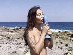 Anal, Plage, Masturbation, Mère que j'aimerais baiser, De plein air, Solo, Tatouage, Jouets