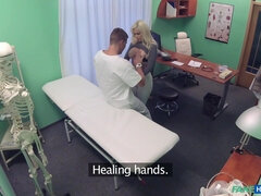 Grote lul, Diep in de keel, Arts, Hardcore, Italiaans, Moeder die ik wil neuken, Kut duiken, Tieten likken