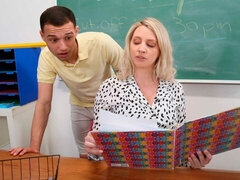 デカ尻, デカパイ, フェラチオ, 茶髪の, バック, 異人種間, ラティーナ, 教師