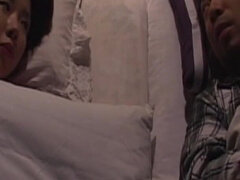 Azijci, Velike joške, Fafanje, Notranji izliv, Gospodinja, Japonka, Milf, Orgazem