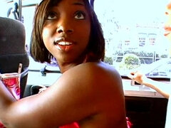 Cul, Sucer une bite, Brunette brune, Tir de sperme, Petite femme, Chatte, Rasée, Nénés