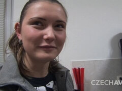 Amateur, Grosse bite, Sucer une bite, Brunette brune, En levrette, Masturbation, Fumer, Adolescente