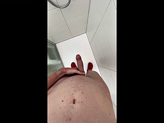 Grosse bite, Tir de sperme, Pov, Public, Douche, Solo, Suisse, Adolescente