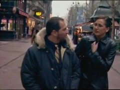 이탈리아인, 레즈비언, 랑제리, 젖꼭지, 사무실, 흥청망청 놀기, 쓰리섬