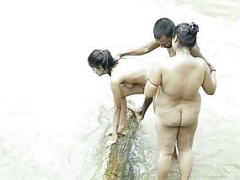 DESI Babe SEX IN RIVER Whole OUTDOOR THREESOME