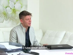 Amatør, Pik sutte, Kvinde, Give finger, Slikning, Kontor, Fisse