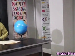 Jonge meid, Sperma shot, Hd, Monster, Schreeuwen, Tiener, Tieten likken, Uniformpje