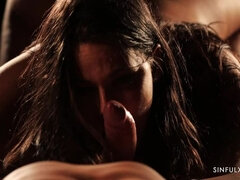 Tetas grandes, Morena, Corridas, Polla, Sexo duro, Tetas naturales, Montar, Chupando