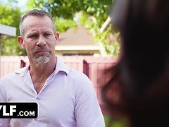 Gros cul, Sucer une bite, Femme couguar, Gorge profonde, Léchez, Masturbation, Mère que j'aimerais baiser, Criant