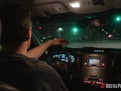 Blondinka, Avto, Lezbijke, Lizanje, Samozadovoljevanje, Zunaj, Muco, Resničnost