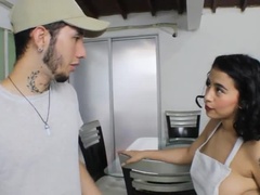 Gros cul, Sucer une bite, Plantureuse, Gorge profonde, En levrette, Fait maison, Rasée, Suçant