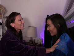 69, Κώλος, Μελαχροινή, Λεσβία, Γλείψιμο, Ώριμη γυναίκα, Μουνί, Στραπον