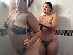 Gorda, Bisexual, Gay, Sexo duro, Latina, Lesbiana, Público, Ducha