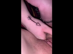 Brunett, Par, Fingering, Hd, Slick, Orgasm, Fitta, Grov