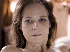 Μελαχροινή, Χύσιμο, Διπλή εισχώρηση, Στο πρόσωπο, Ώριμη, Μαμά, Τατουάζ, Τρίο