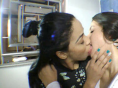 Amateur, Besar, Latina, Lesbiana, Chupando