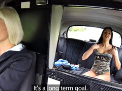 Blond, Brunette, Bil, Tjekkisk, Dildoen, Lær, Lesbisk, Slikking