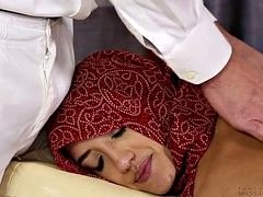 Arabisch, Tussi, Blasen, Spermaladung, Aufs gesicht abspritzen, Massage, Rasiert, Titten