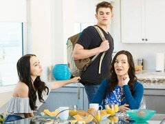 Amatorka, Duży kutas, Obciąganie, Styl na pieska, Naturalne cycki, Chudy, Nastolatki, Cycki