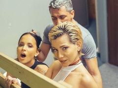 Arsch, Blasen, Hundestellung, Frau frau mann, Handjob, Milf, Höschen, Flotter dreier