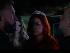 Obcasy, Całować, Nagość, Pirsing, Solo, Squirting, Cycki, Mokry