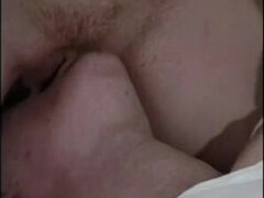 Anális szex, Cumizás, Arcra élvezés, Szőrös, Kőkemény, Érett feleség, Vöröshajú, Régebbi évjáratú pornó