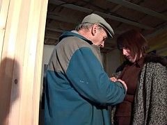 BBW Maman francaise grave sodomisee dans un trio