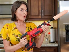 Anal, Avsugning, Doggystyle, Fetisch, Kök, Milf, Rakad, Leksaker