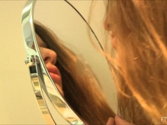 Экстремальный секс, Фетиш, Фут фетиш, Мастурбация, Оргазм, На публике, Соло, Под юбкой