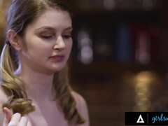 Lieveling, Grote mammen, Rondborstig, Gezichtzitten, Lesbisch, Realiteit, Anaal likken, Tieten likken