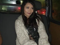 Japanese sexy babe Ako Nishino hitchhikes a car and fellation a stranger uncensored.