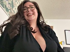 Amateur, Belle grosse femme bgf, Gros seins, Brunette brune, Pov, Belle mère, Nénés, Jouets