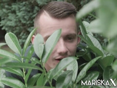 Brunetka, Prsnatá, Prstovanie, Indické, Lesbické, Pička, Vyholené, Kozičky