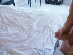 Bikini, Tetona, Corridas, Garganta profunda, Lamidas, Coño, Afeitado, Tetas