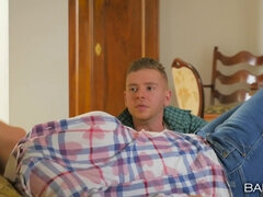 Zadek, Kotě, Blondýna, Kuřba, Na obličej, Masturbace, Venku, Vlhká