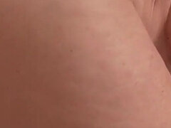 Hatalmas hátsó, Tekintélyes didik, Szőke, Cumizás, Kugár, Kőkemény, Érett koros, Rövid haj