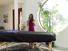 Asiatisch, Schwarz, Blasen, Würgen, Interrassisch, Natürlichen titten, Öl, Titten