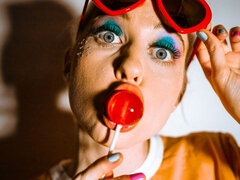 Anal, Cul, Sucer une bite, En levrette, Fétiche, Branlette thaïlandaise, Rasée, Adolescente