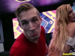 Loiroa, Boquete, Clube, Amordaçar, Lambendo, Melharucos naturais, Raspar depilar, Tatuagem