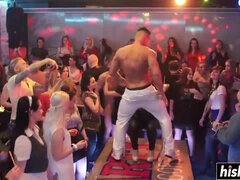 Dansen, Hardcore, Hd, Interraciaal, Moeder die ik wil neuken, Roodharige vrouw, Zuigen, Tiener