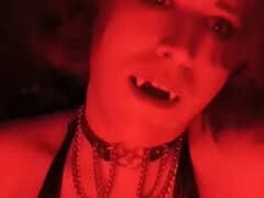 Amaterji, Transvestit, Fetiš, Poljubljanje, Zrela, Kajenje, Solo, Joške