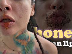 18 летние, Любители, Брюнетки, Душ, Соло, Тату, Молоденькие, Вибратор