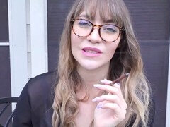Bondage disciplina dominação submissão sadismo e masoquismo, Falar palavrão, Dominação, Óculos, Nuas, Ao ar livre cartaz de rua outdoor, Secretárioa, Fumar