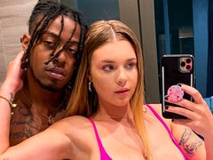 Bundão, Peitos grandes, Boquete, Transar de quatro, Punheta, Interracial, Mãe gostosa, Tatuagem