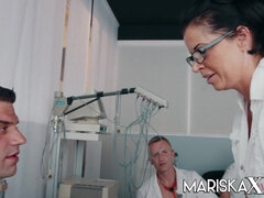 Stora tuttar, Avsugning, Bystig, Doktor, Hardcore, Klackar, Mogen, Tuttar